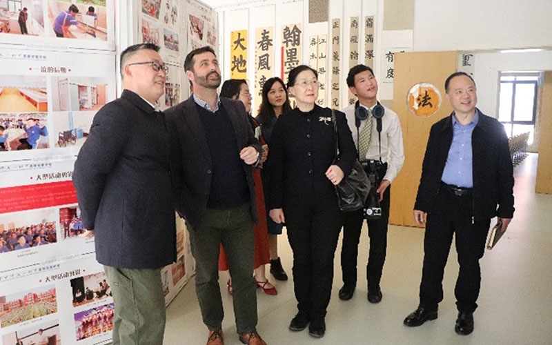 英国Christ College Brecon校长Gareth一行访问武汉华美实验学校
