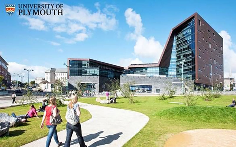 英国普利茅斯大学
